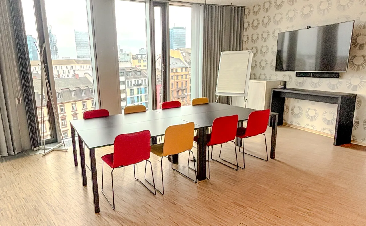 Frankfurt Baseler workspace and meeting area